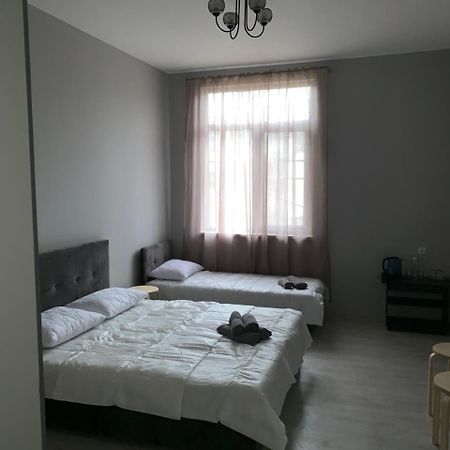 Гостевой Двор Дамира Hotell Pizunda Eksteriør bilde